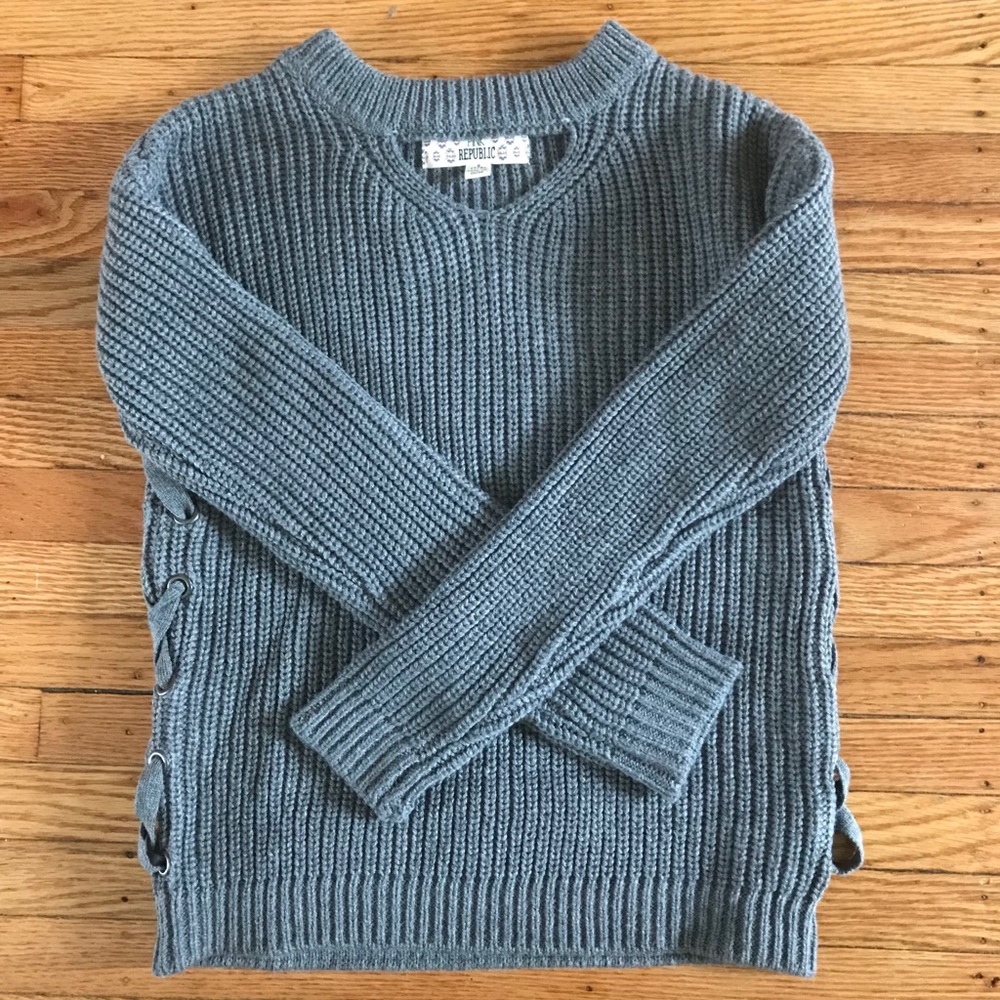 Girl’s Gray Peekhole Sweater